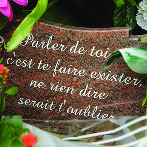 personnalisation plaque funéraire